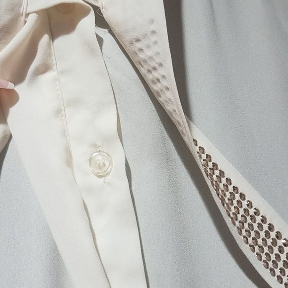 Fora embellished neckline shirt - Picture 5 of 8